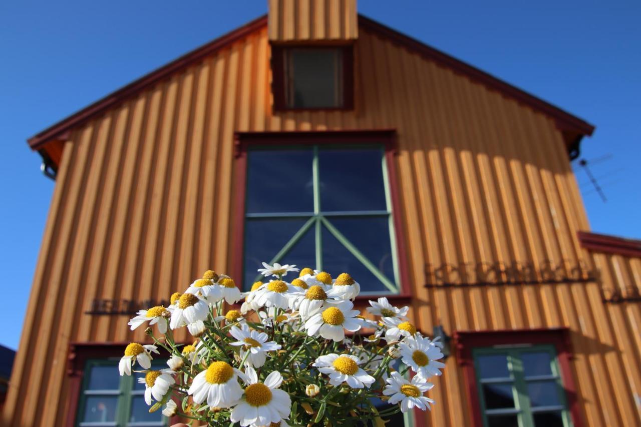 Heimbrygga Restaurant & Accommodation Skrova Eksteriør billede